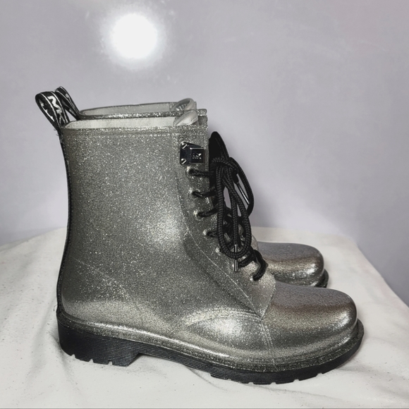 Michael Kors Women Size 7 Tavie Rain Booties - Picture 1 of 10